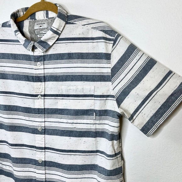 Quiksilver Men Short Sleeve Button Up Shirt Large Regular Fit Blue White Stripe - Picture 2 of 5